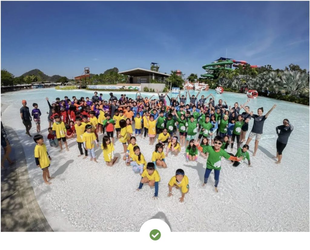 サマーキャンプの集合写真